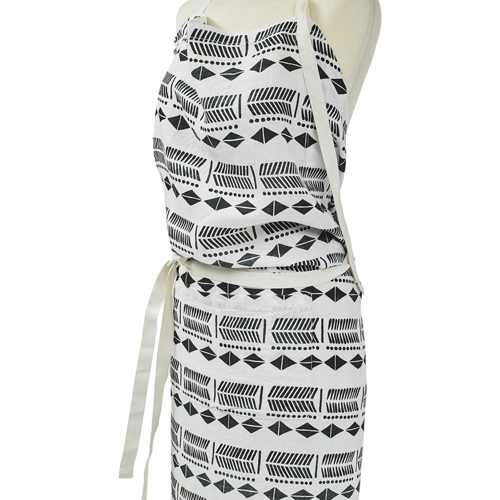 APRON · PURE WASHED LINEN · NDEBELE MOTIF WHITE/BLACK