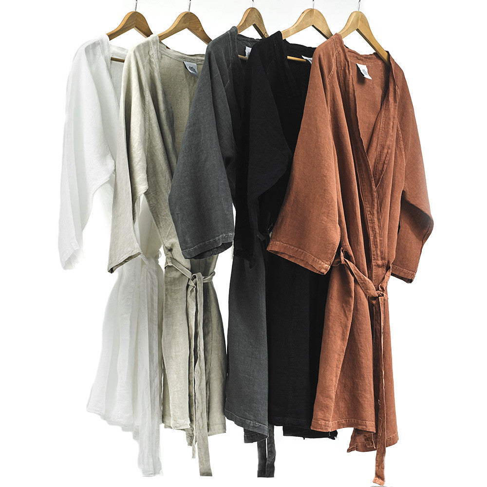 Batas de cama de lino lavado. Marfil, beige,terracota, gris oscuro y negro