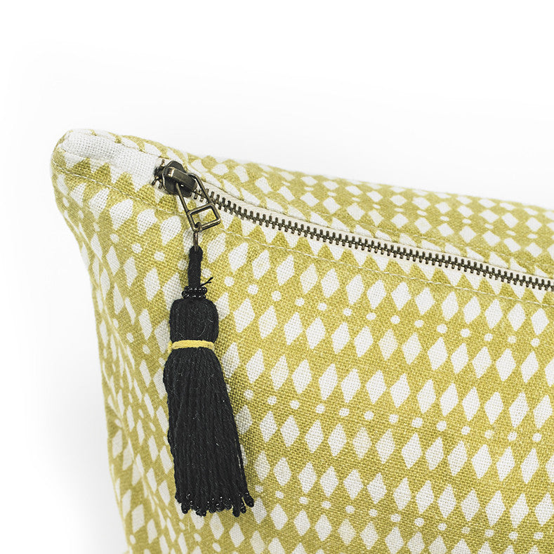 CUSHION COVER · PURE WASHED LINEN · KALAHARI MOTIF · LIME/WHITE