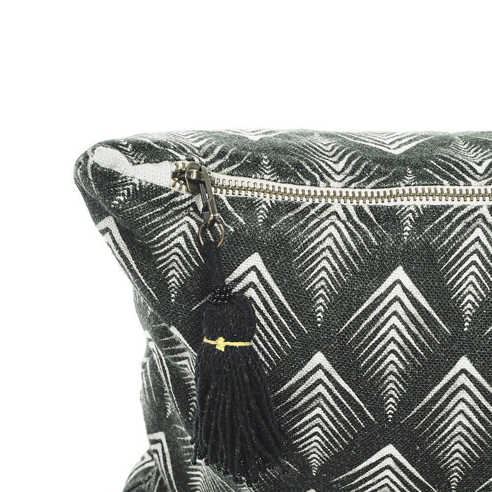 CUSHION COVER · PURE WASHED LINEN · NAMIBIA MOTIF BLACK/WHITE