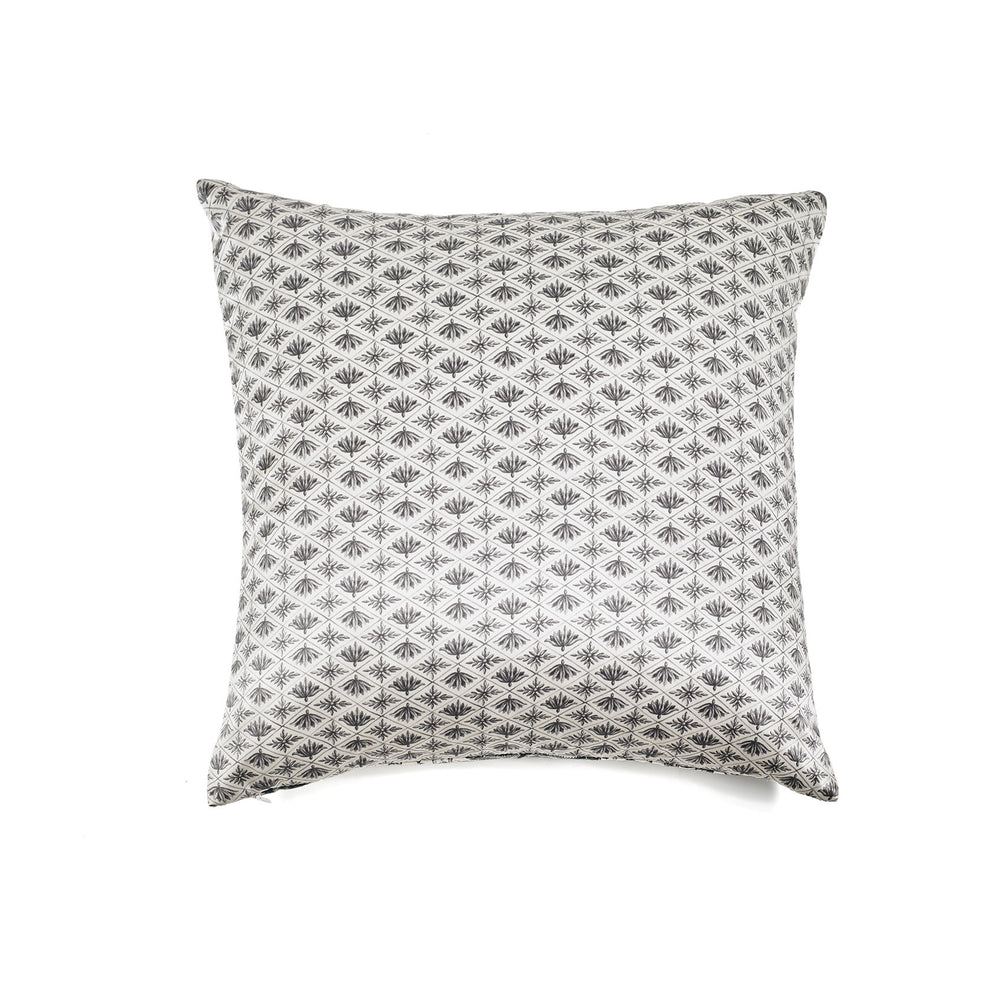 CUSHION COVER · SILK · TOILE DE PALMIERS MOTIF